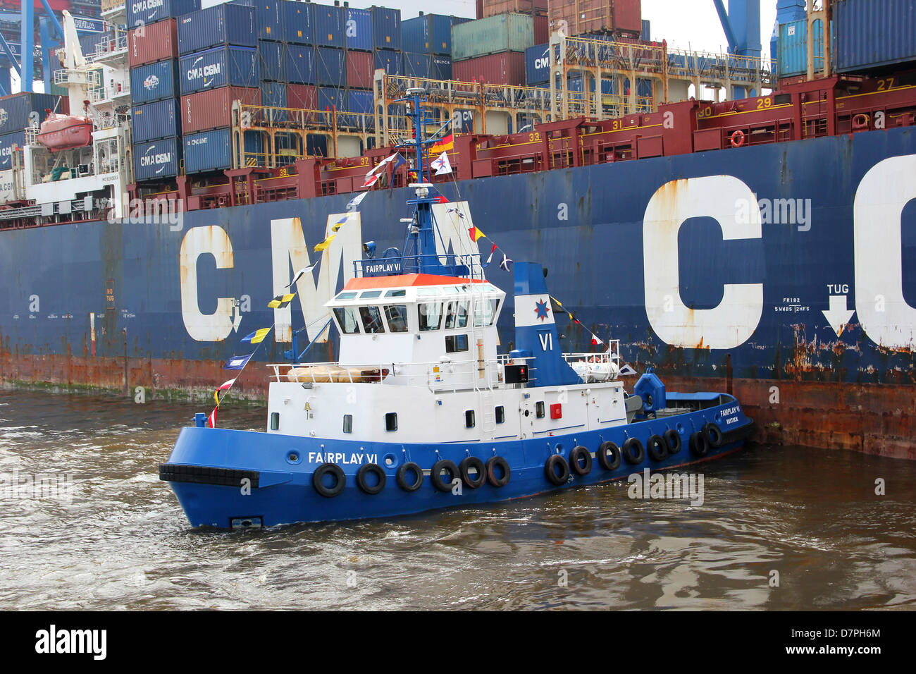 tug boat operations at Port of Hamburg Stock Photo - Alamy