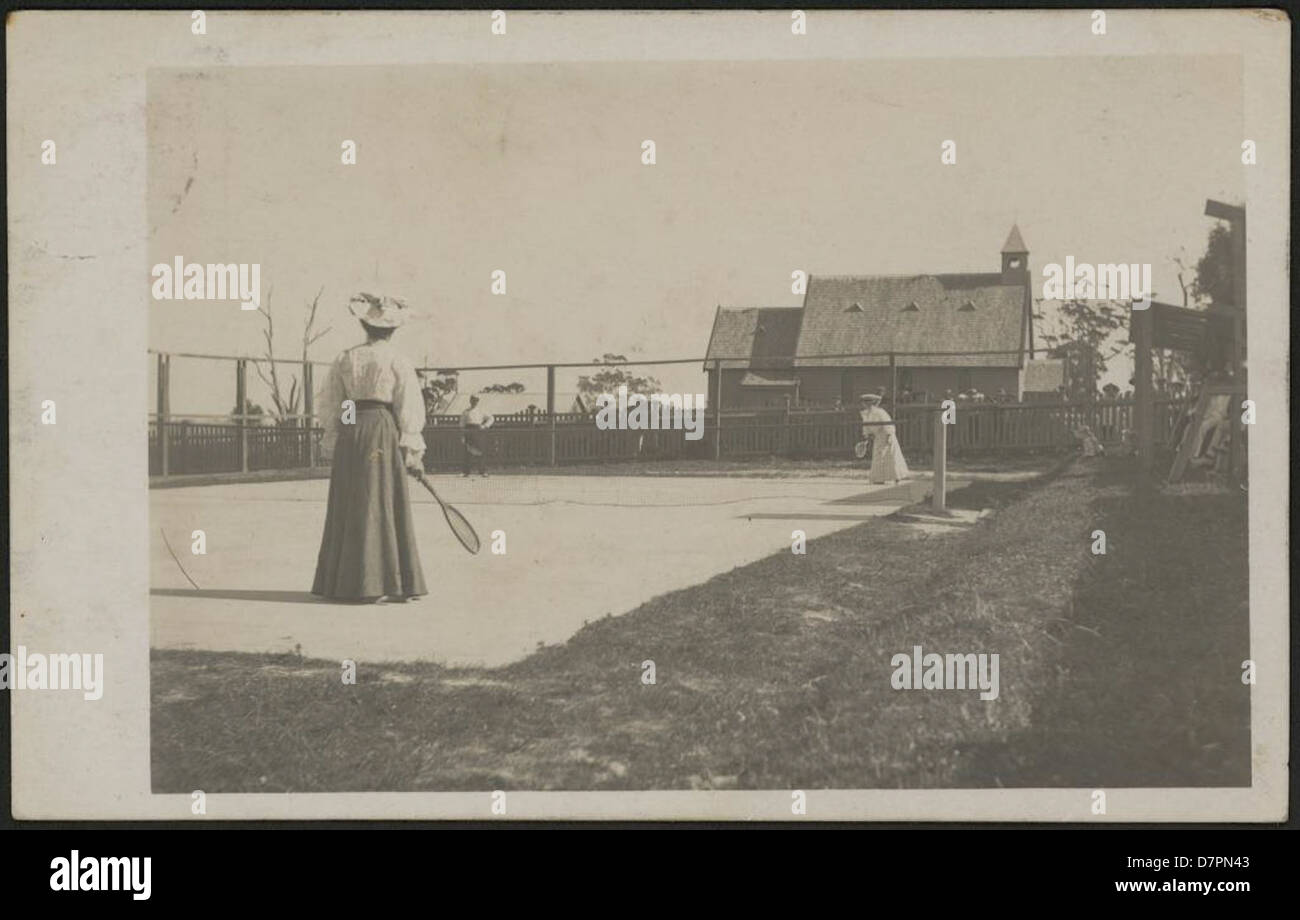 Women playing tennis, 1906 Stock Photo Alamy