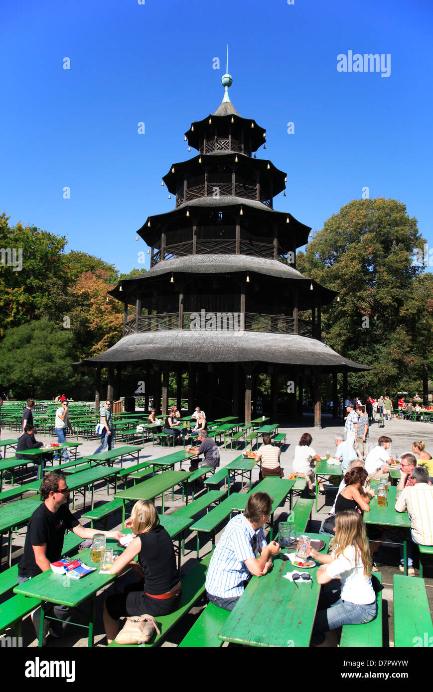 Beergarden at Chinese Tower, Englischer Garten, English Garden, Park