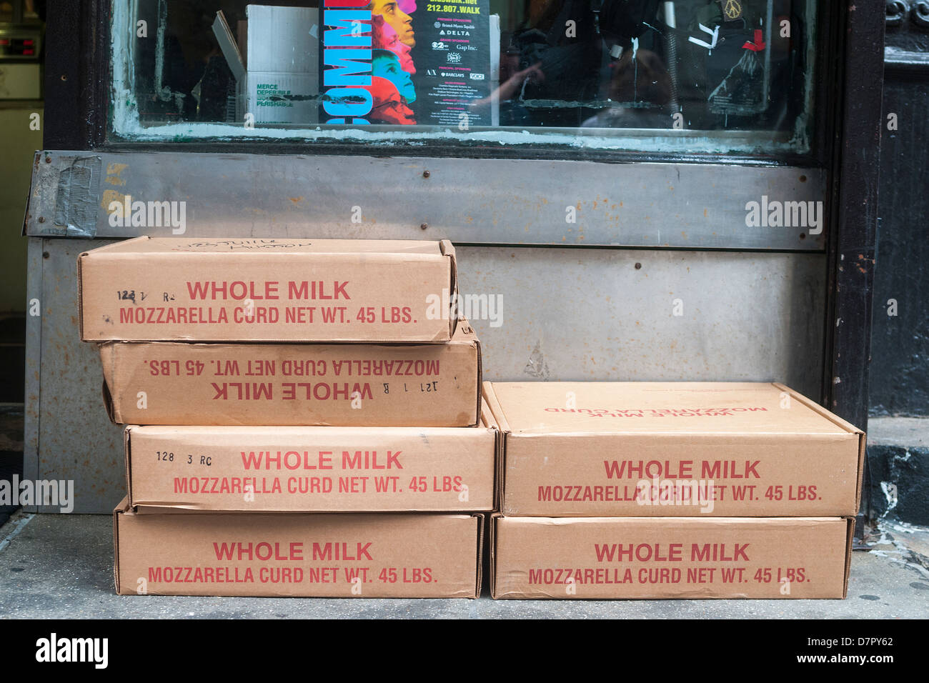 New York, NY 11 May 2013 Customers flock to Joe's Dairy on the last day