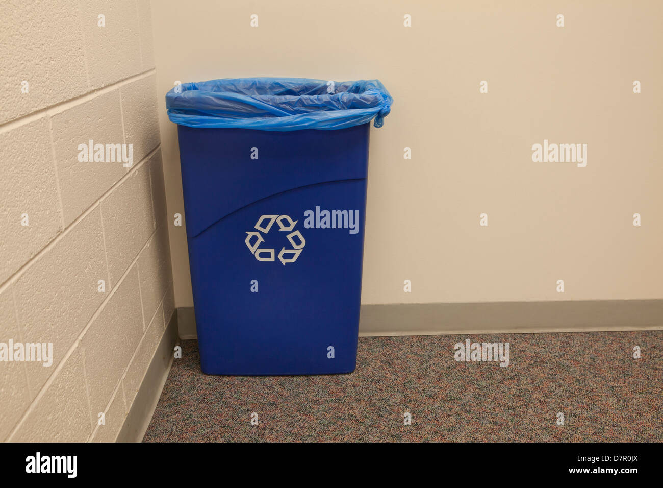 Office recycling bin Stock Photo Alamy