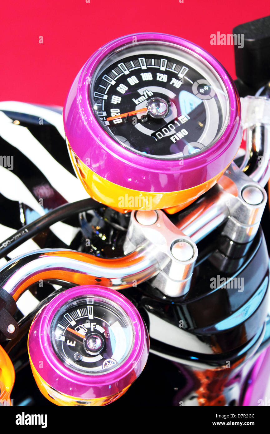 Motorcycle dashboard, tachometer rpm indicator gauge Stock Photo Alamy