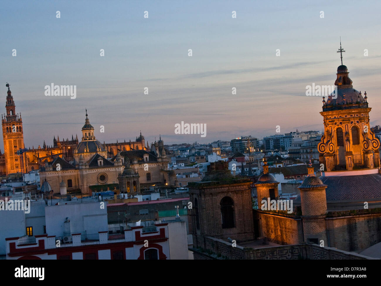 Nighttime cityscape panorama hi-res stock photography and images - Alamy