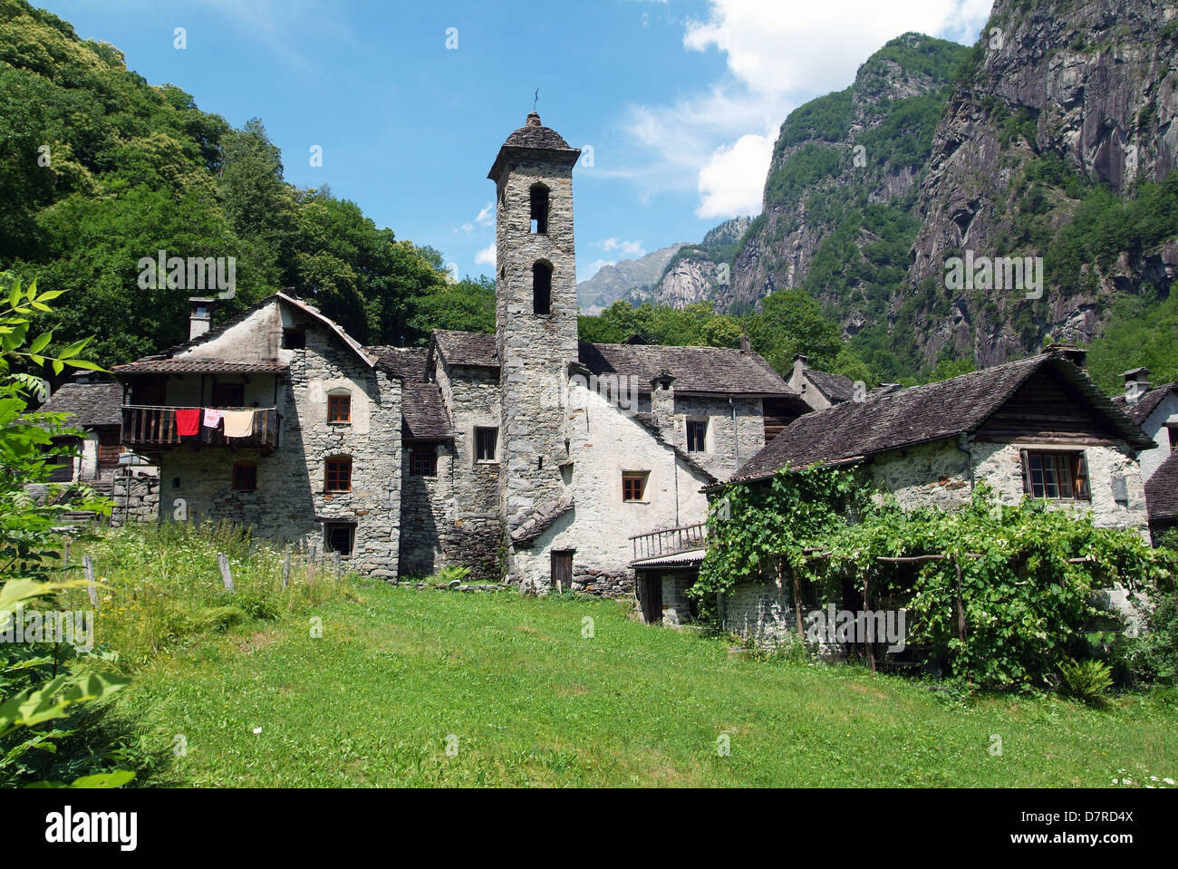 The rural village of Foroglio on Magga valley on the Swiss alps Stock Photo