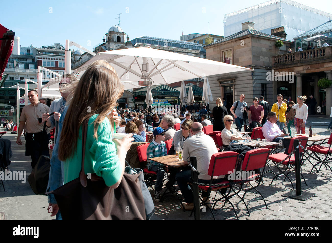 British outdoor cafe scene hi-res stock photography and images - Alamy