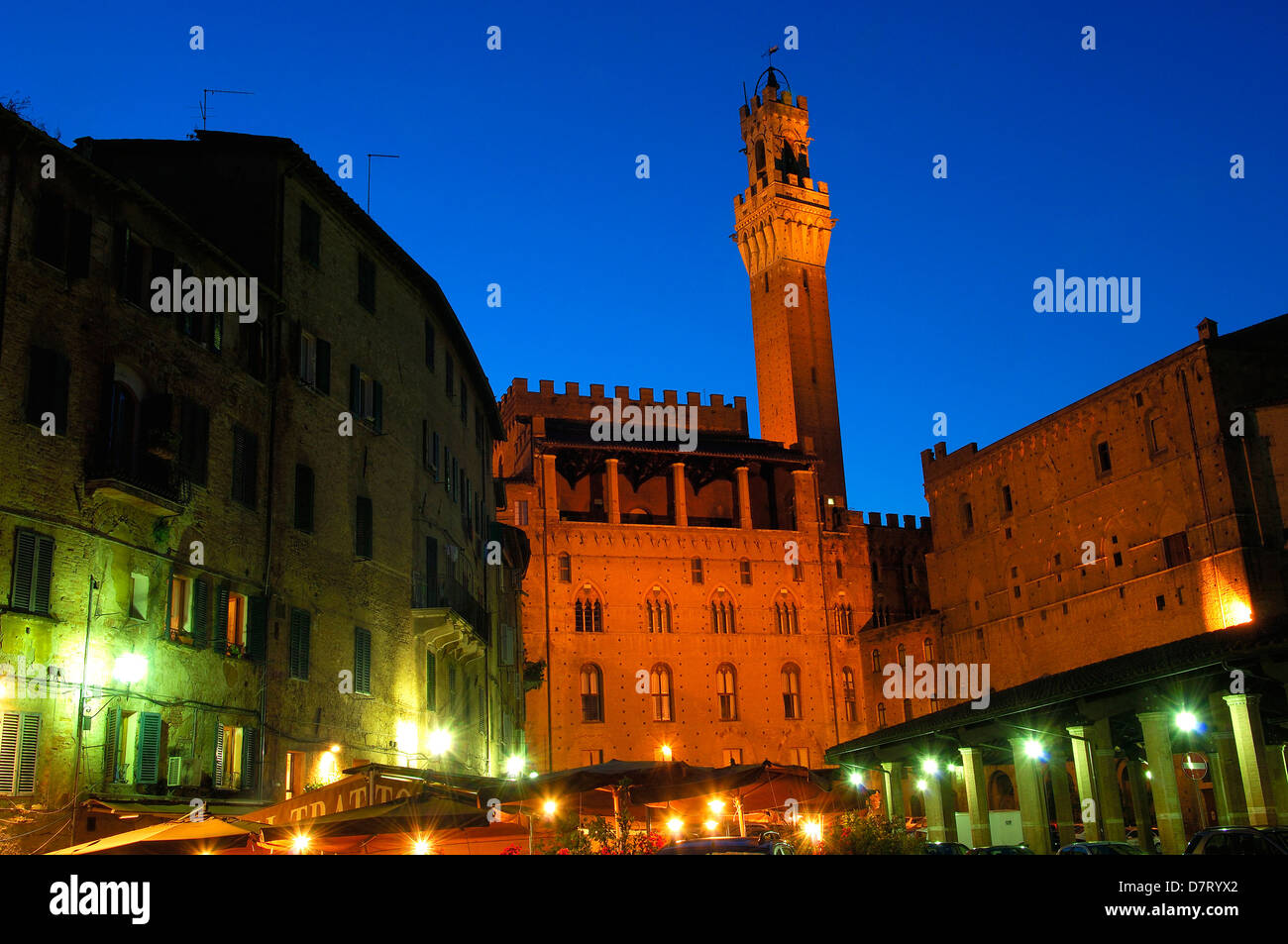 Siena, Marquet Square, Palazzo Comunale and Mangia tower at Dusk, Torre del Mangia at Dusk, Tuscany, Italy, Stock Photo