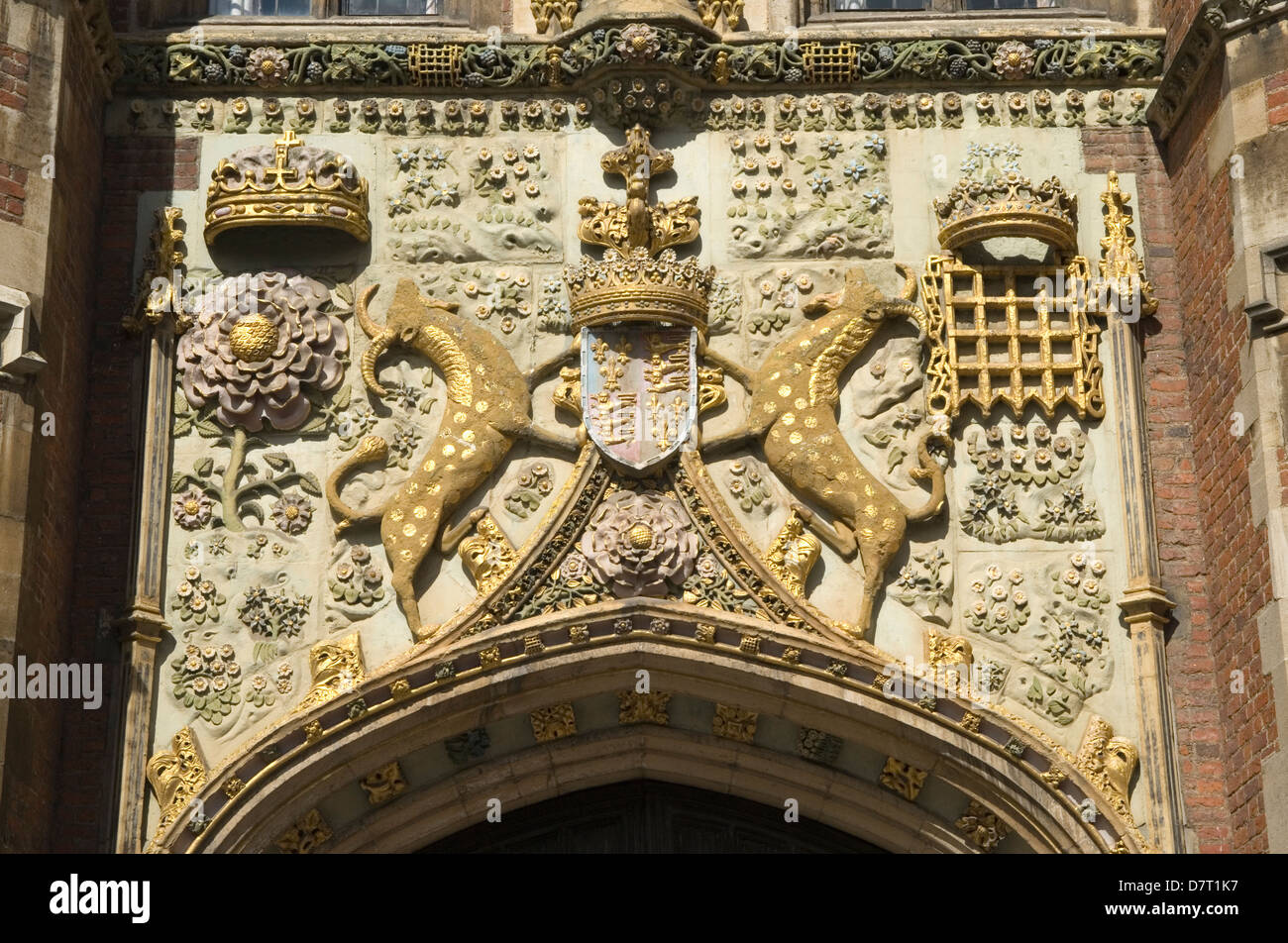 Cambridge University UK St Johns College Great Gate entrance Coat of Arms of the Foundress Lady Margaret Beaufort in 1516 Stock Photo