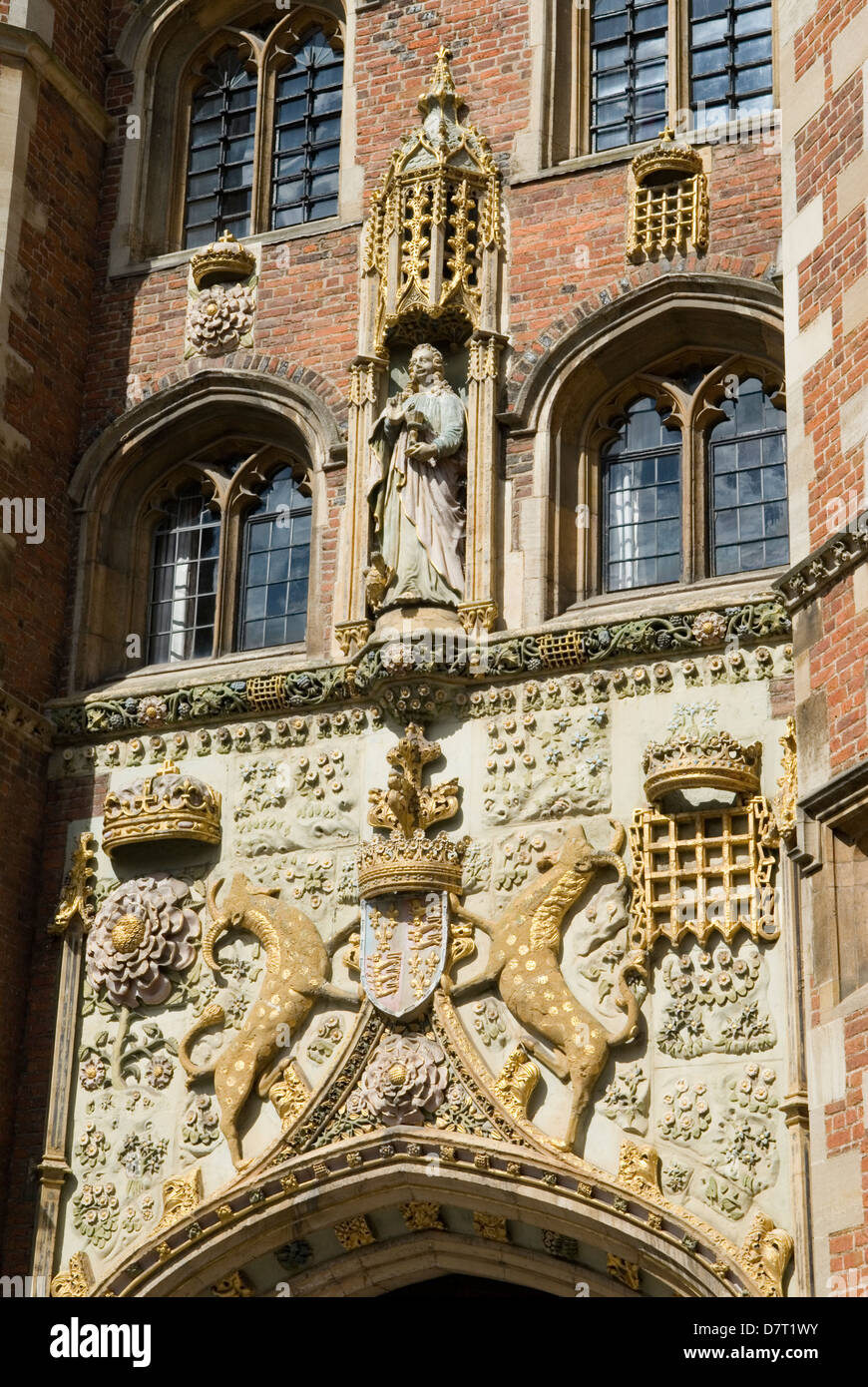 Cambridge University UK St Johns College Great Gate entrance Coat of Arms of the Foundress Lady Margaret Beaufort in 1516 Stock Photo