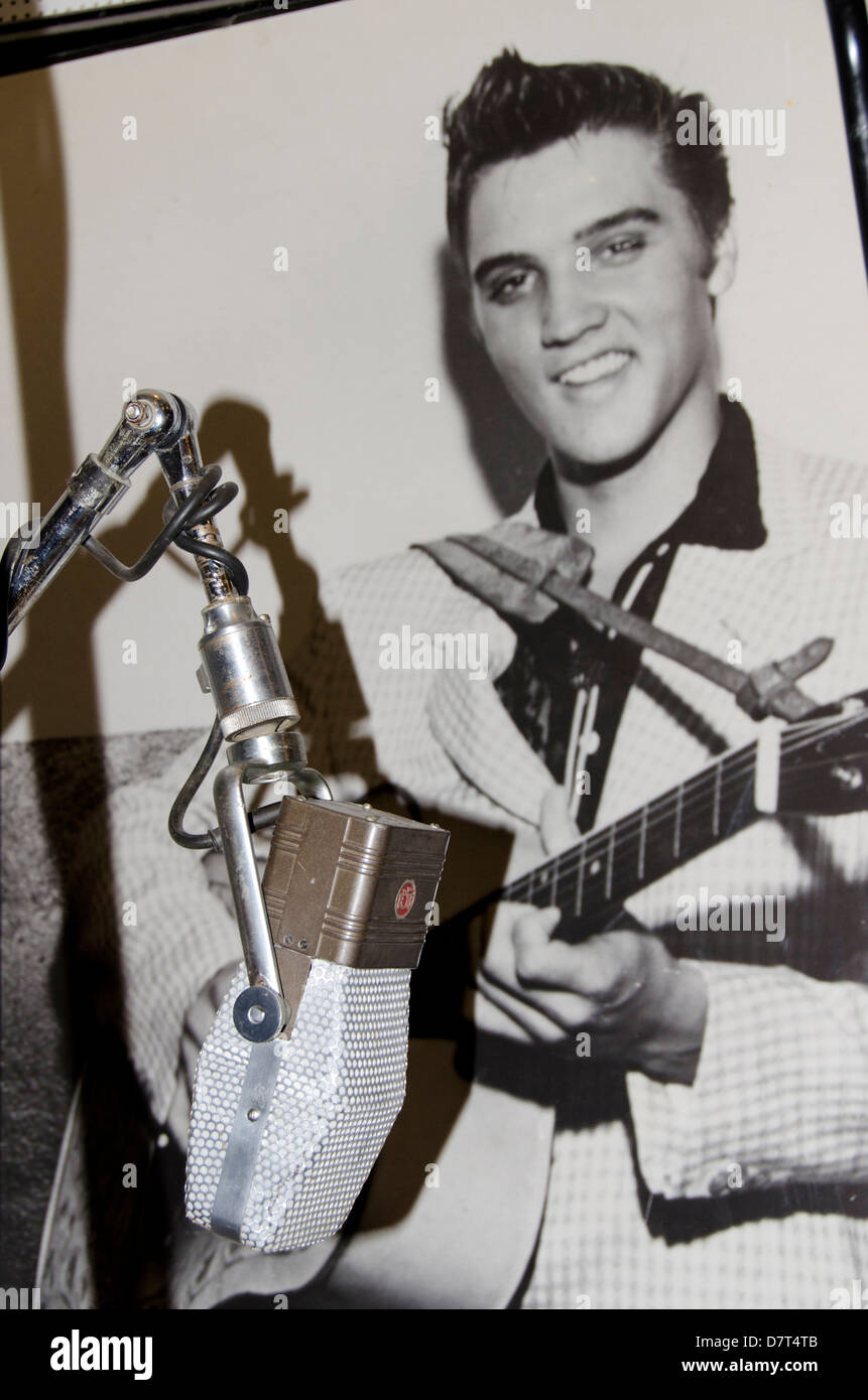 Tennessee, Memphis. Sun Studio. Studio microphone with Elvis photo. Stock Photo