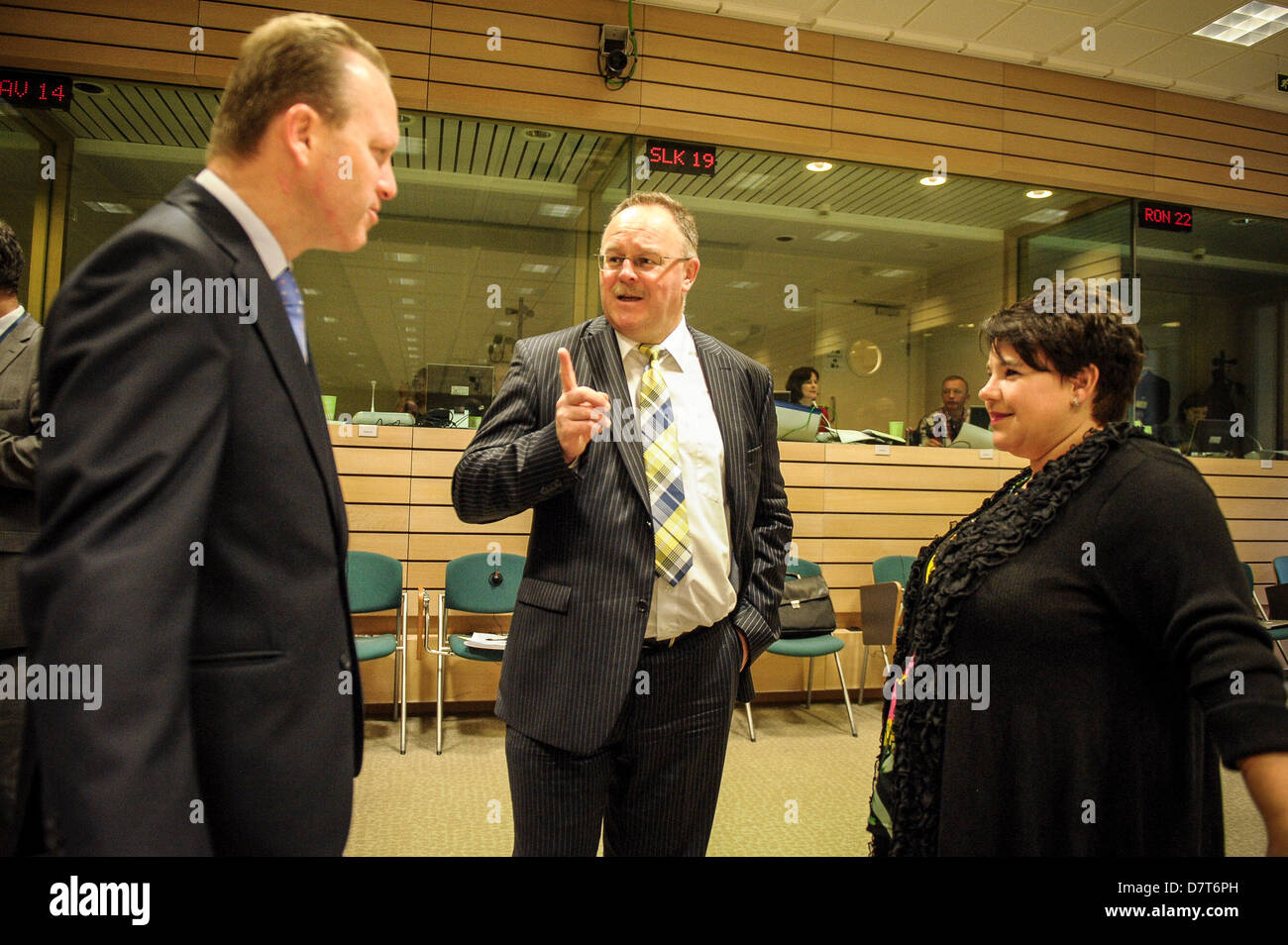 Luxembourg Minister for Agriculture Romain Schneider (C ) and Dutch
