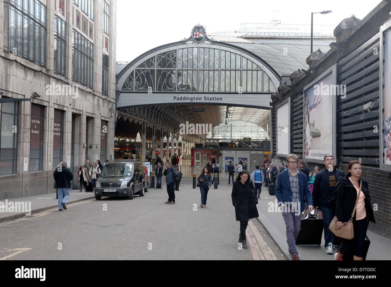 Paddington station entrance hires stock photography and images Alamy