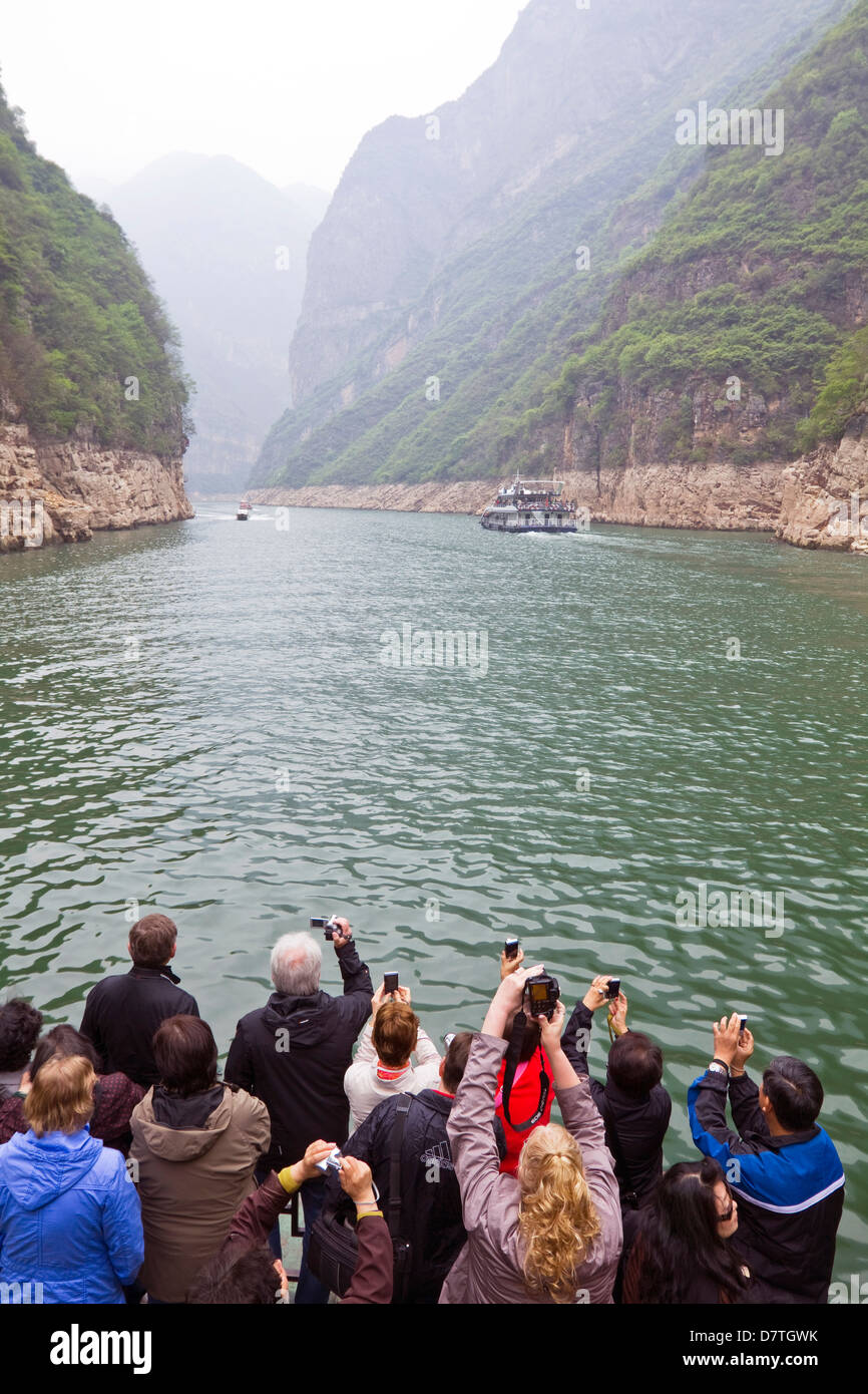 The yangtze river hi-res stock photography and images - Alamy
