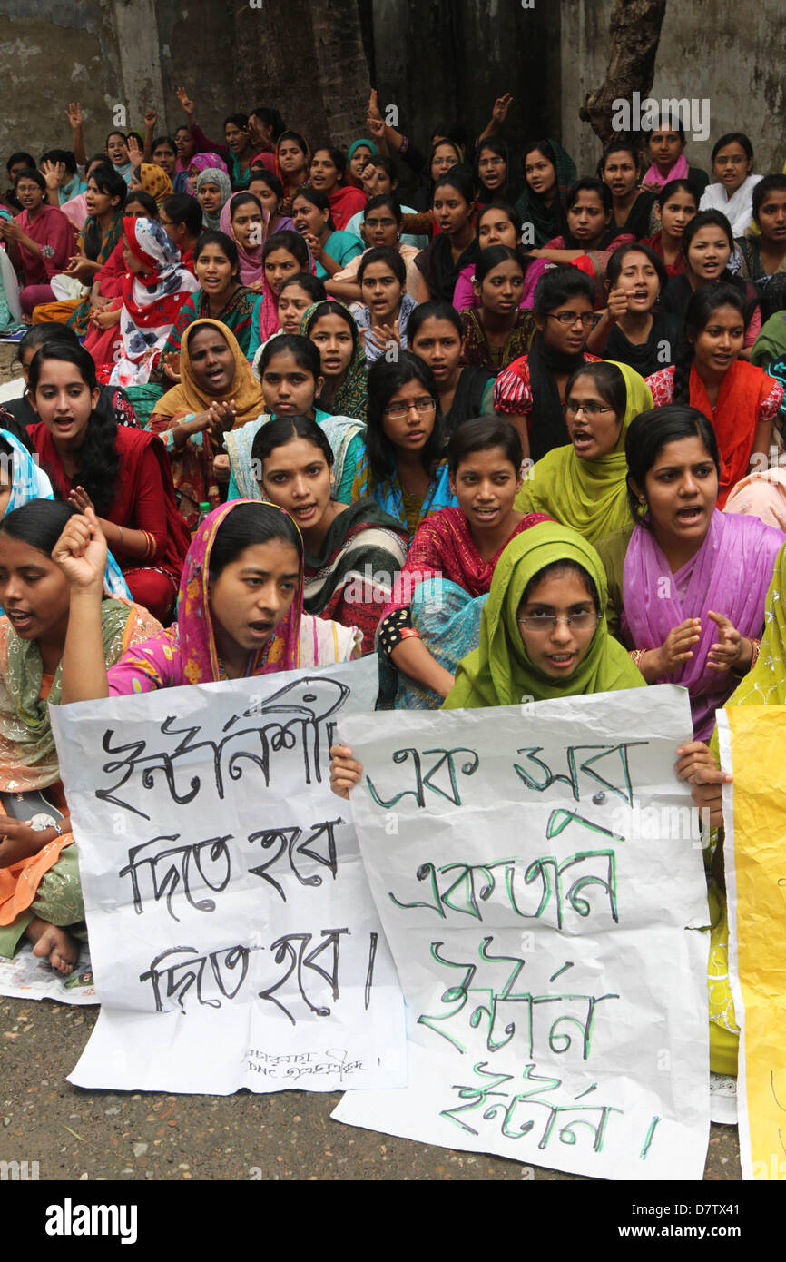 Dhaka, Bangladesh. May 14, 2013. Bangladeshi Students Of Dhaka Nursing ...