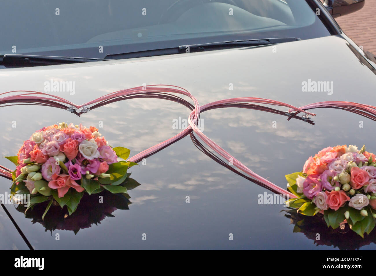 Wedding car decorated with flowers Stock Photo Alamy