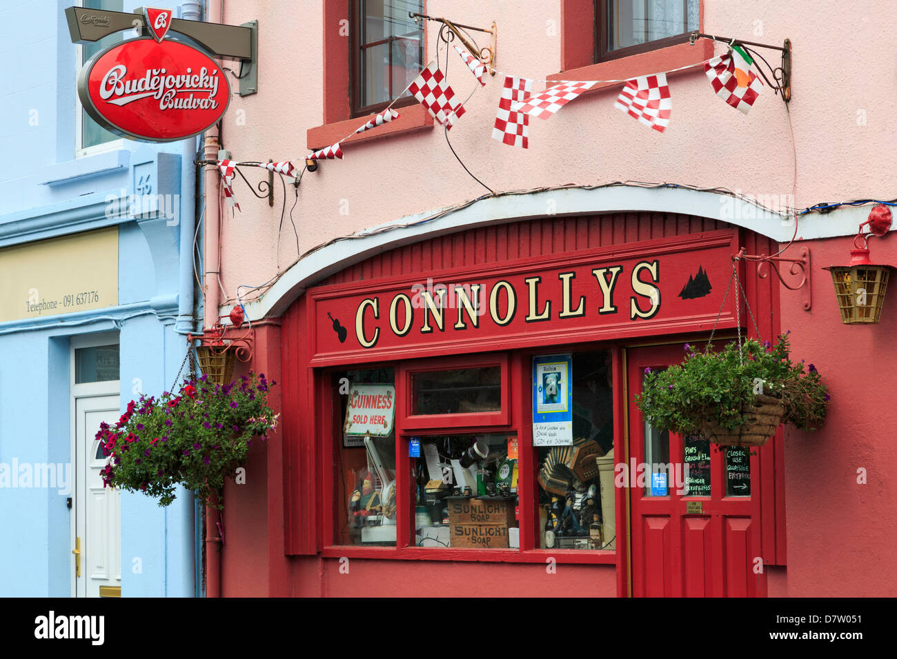 Connollys Pub in Kinvara, County Galway, Connaught, Republic of Ireland, Ireland Stock Photo