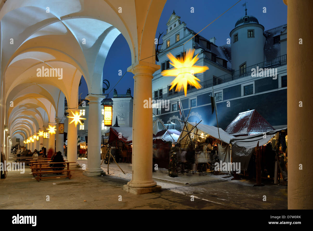 Dresden, Weihnachtsmarkt im Stallhof des Residenzschlosses, Sachsen, Deutschland Stock Photo