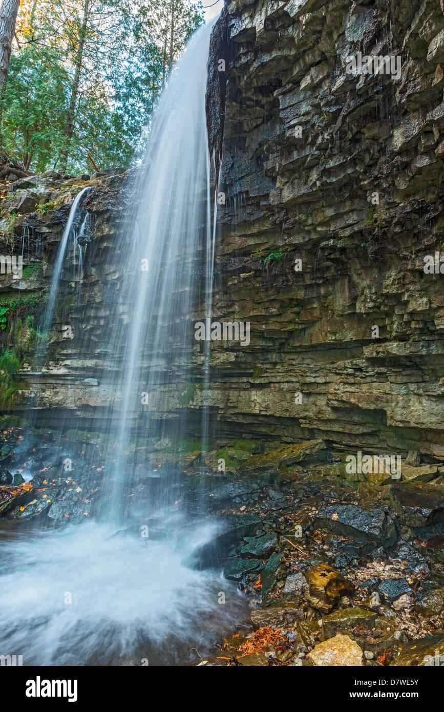 Sixteen Mile Creek forms Ten meters waterfall called Hilton Falls ...