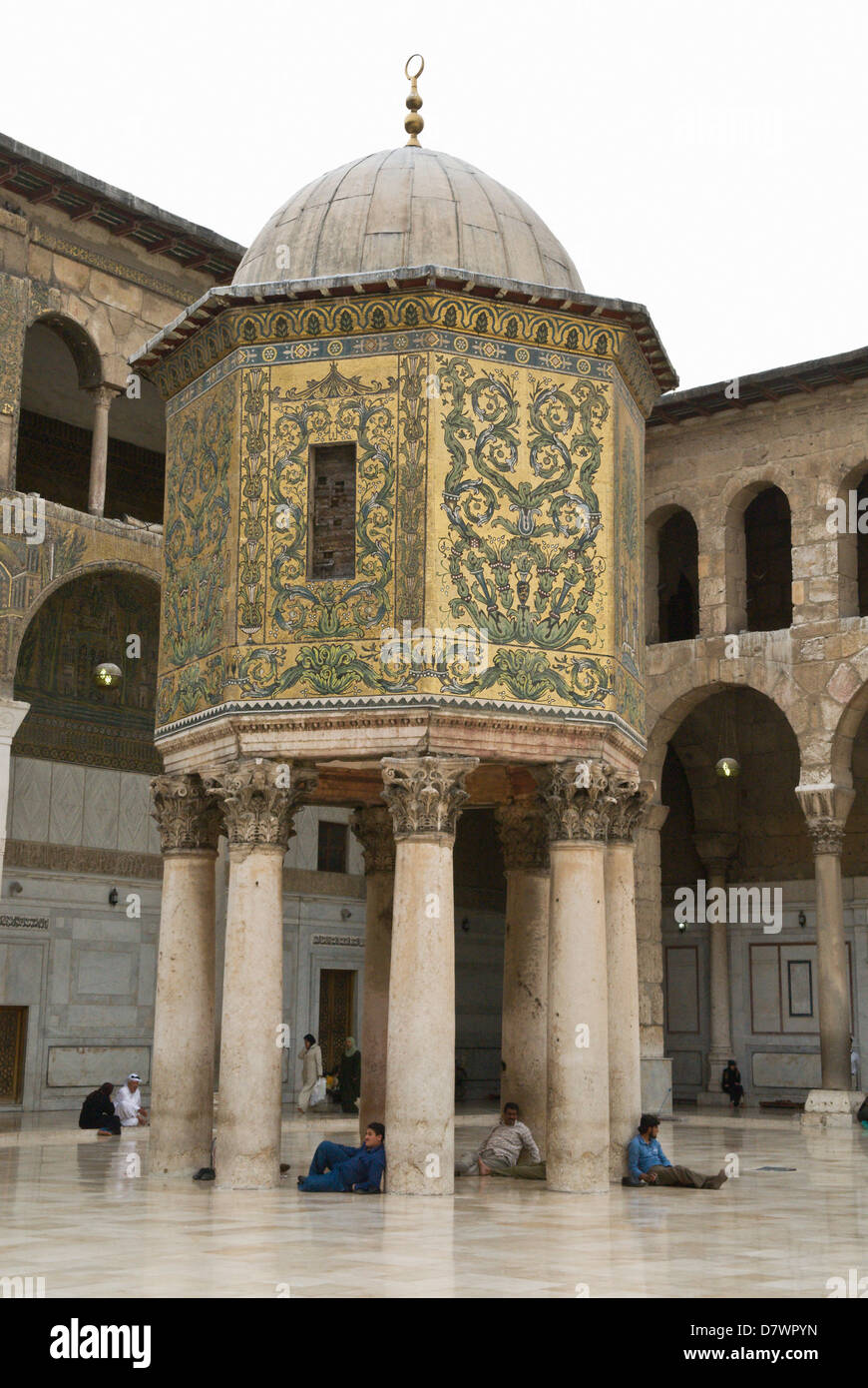 Damascus, Syria. The Great Umayyad Mosque, an 8th century Islamic monument. Octagonal Treasury with gold and green mosaics Stock Photo