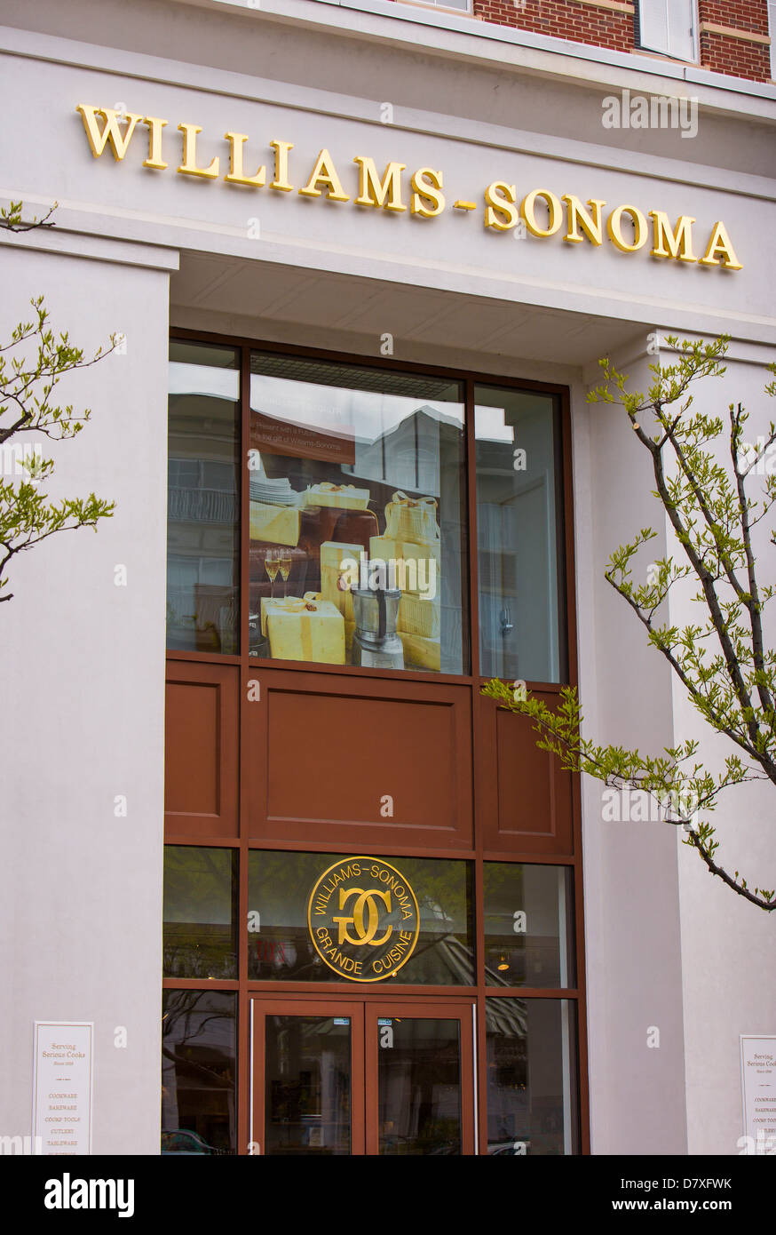ARLINGTON, VIRGINIA, USA Williams Sonoma store in Market Common, in