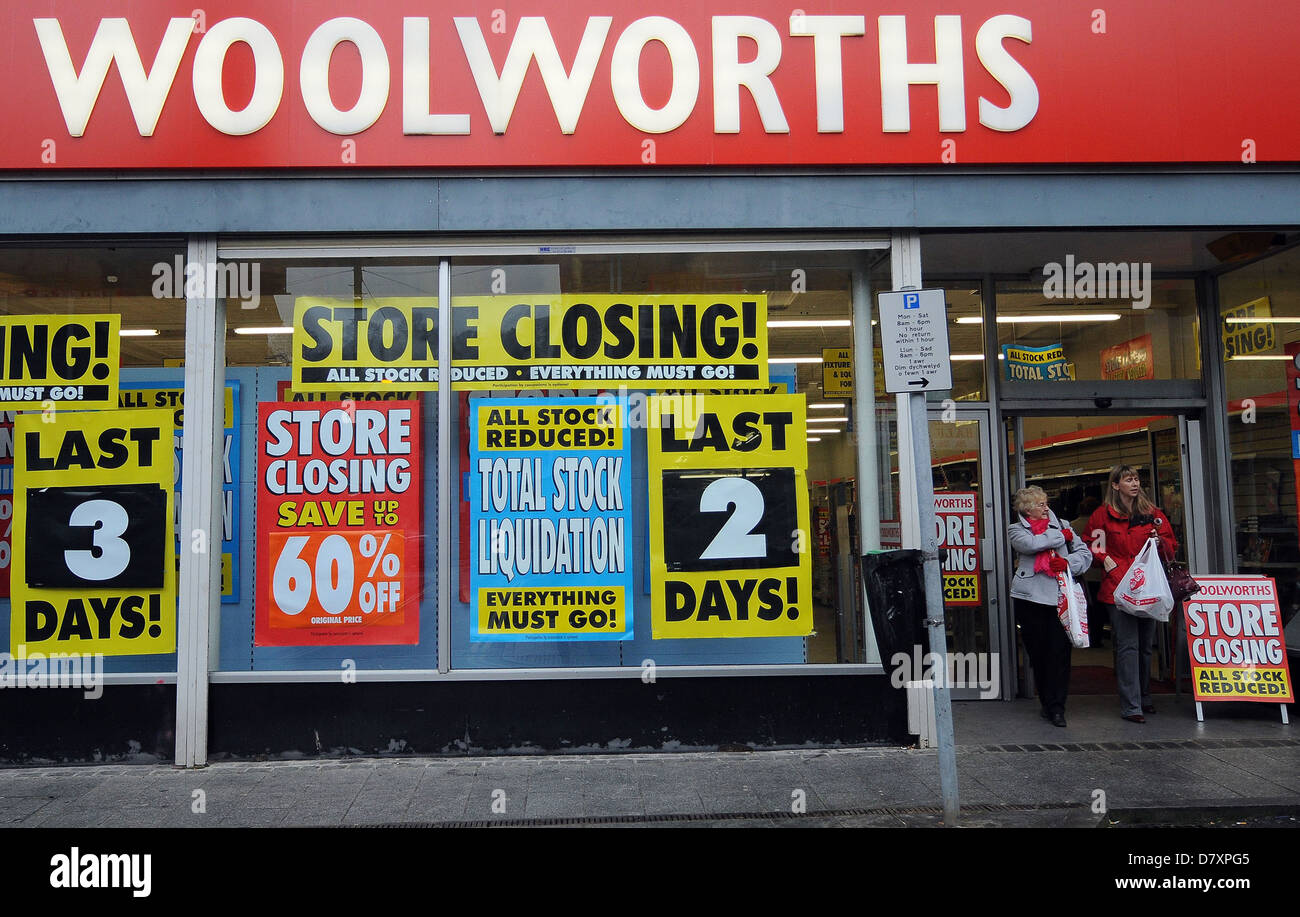 Woolworths in Pontypridd which went into administration on 27 January 2009. Stock Photo