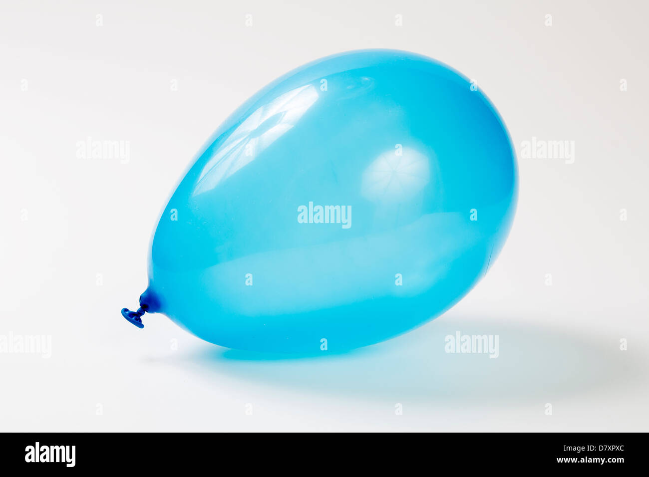 шарики надутые гелием. воздушный шар не надутый. надула синий шарик. воздушный шар синий металлик. надула синий шарик.