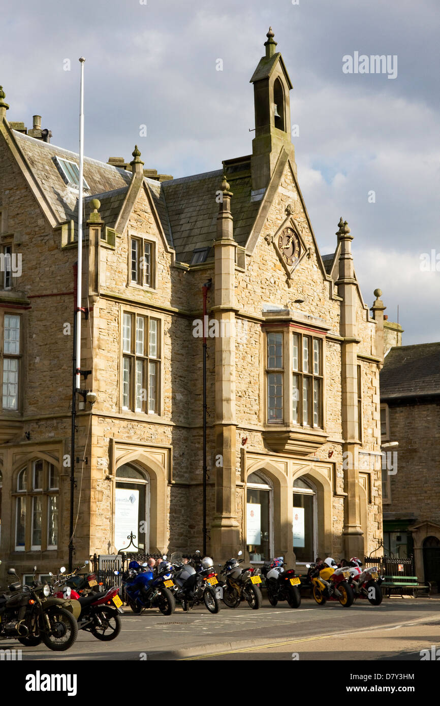 Town Hall building, Market Square, Settle, Ribblesdale, Yorkshire Dales