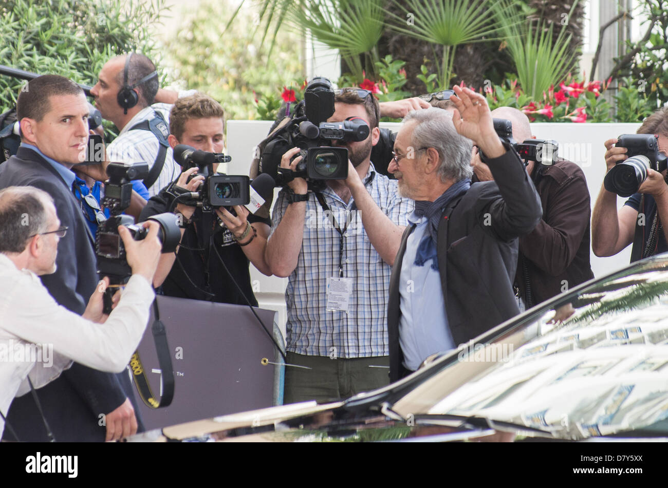 CANNES, FRANCE. MAY 14th 2013.   US director and President of the Feature Film Jury Steven Spielberg  arrrives at Hotel Martinez to attend a photocall of the Jury on the eve of the 66th edition of the Cannes Film Festival.  in 14th may 2013, in Cannes ,France. Credit: Jonatha borzicchi editorial/Alamy Live News Stock Photo