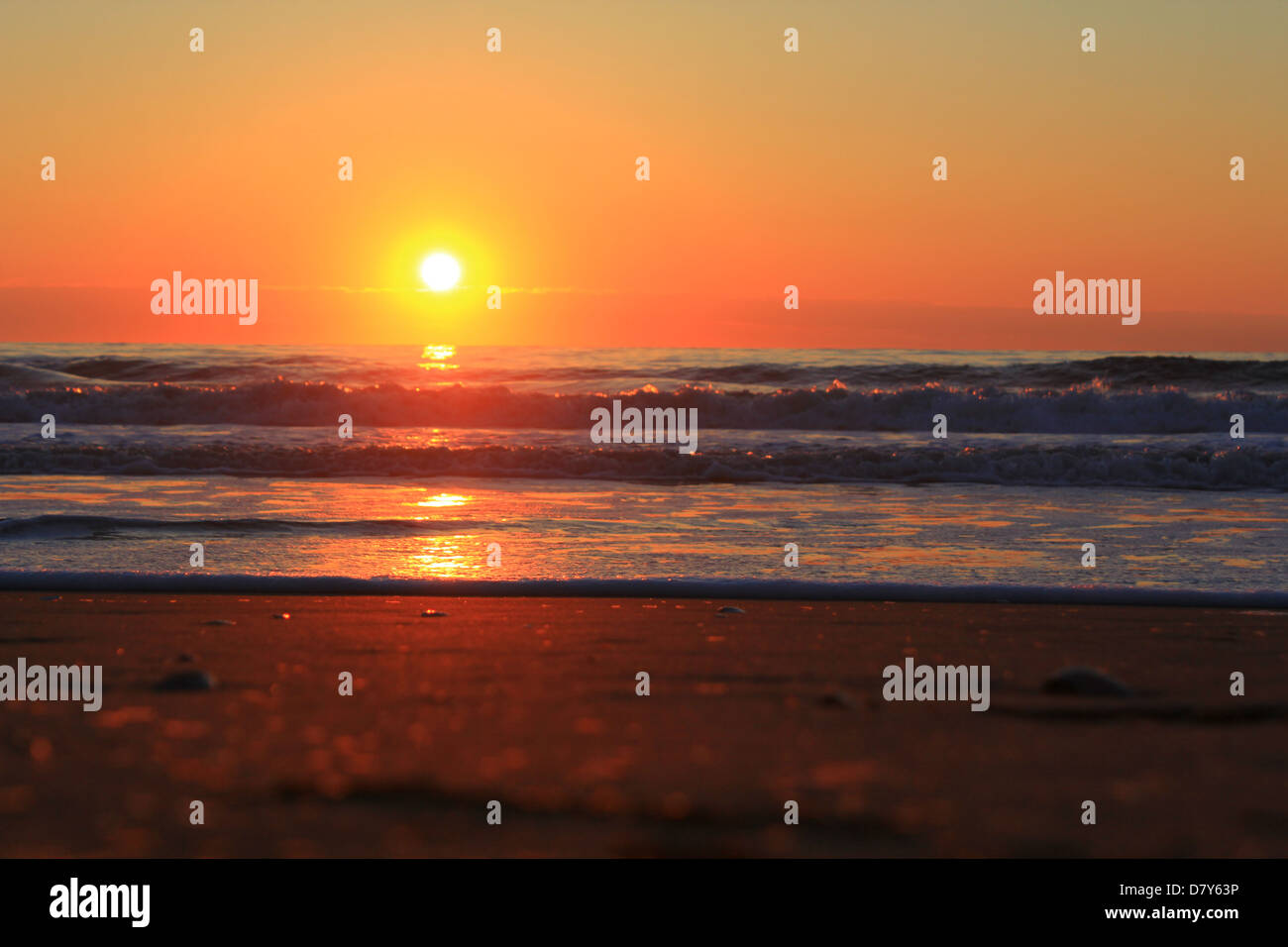 Beautiful sunrise over the ocean Stock Photo - Alamy