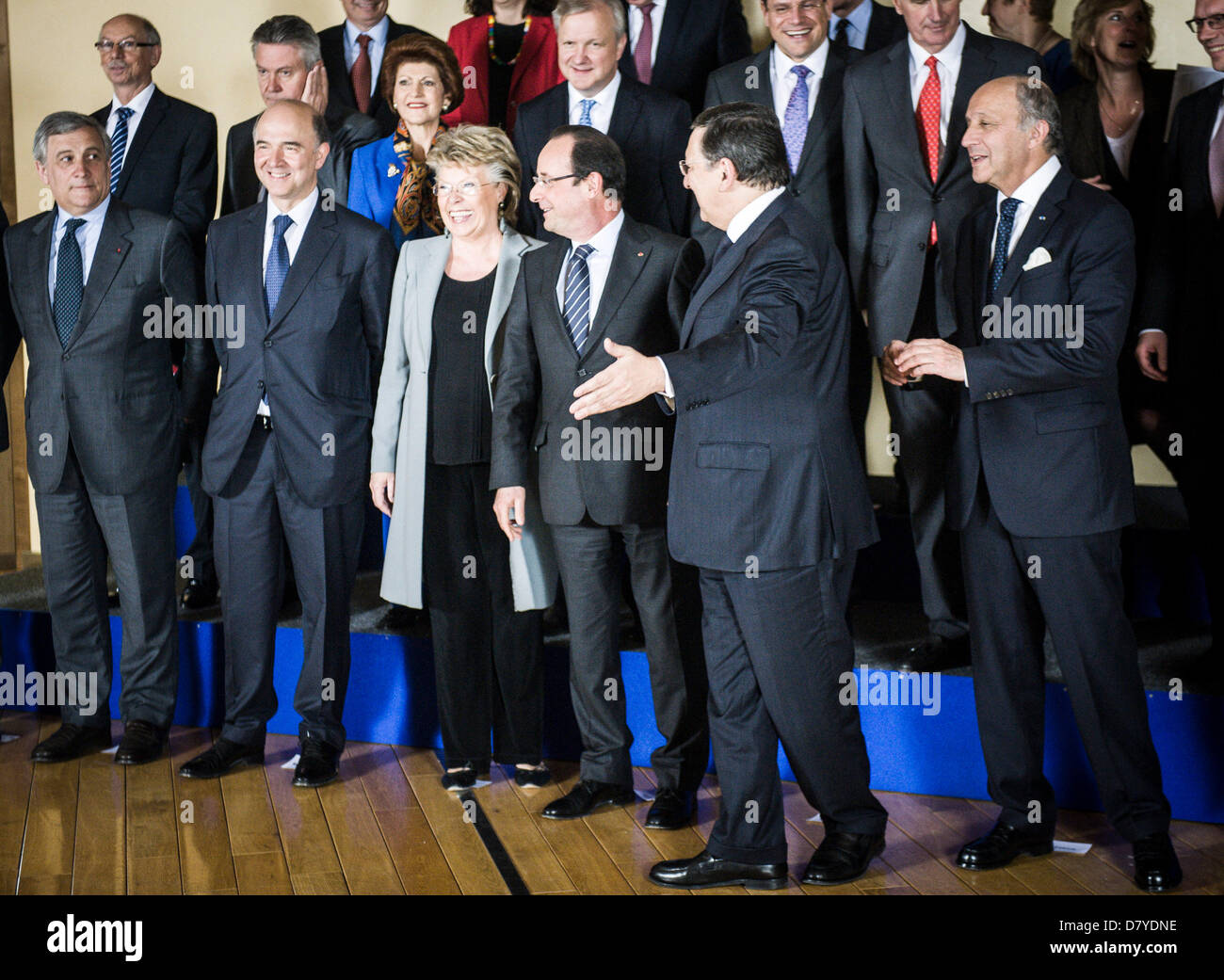 Brussels, Belgium. 15th May, 2013. French President Francois Hollande (C) and European Commission President Jose Manuel Barroso (R) talk during a family photo with members of the European Commision prior to a meeting, ahead of an international donor conference for the development of Mali, at EU headquarters    in Brussels, Belgium on 15.05.2013 by Wiktor Dabkowski (Credit Image: Credit:  Wiktor Dabkowski/ZUMAPRESS.com/Alamy Live News) Stock Photo