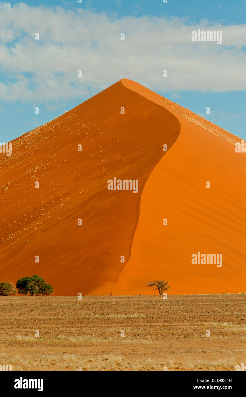 Dune at Sossusvlei, Namib Naukluft National Park, Namibia Stock Photo ...