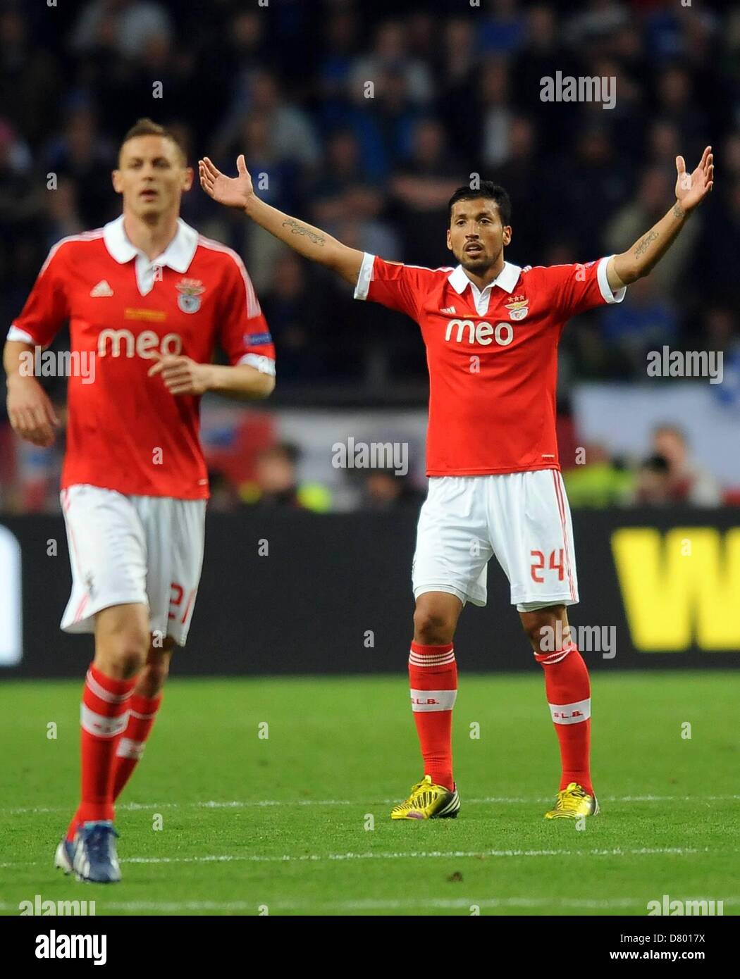 Amsterdam, The Netherlands. 15th May 2013. UEFA Europe League Final Benfica Lisbon versus Chelsea FC. Ezequiel Garay BenficaCredit: Action Plus Sports Images/Alamy Live News Stock Photo