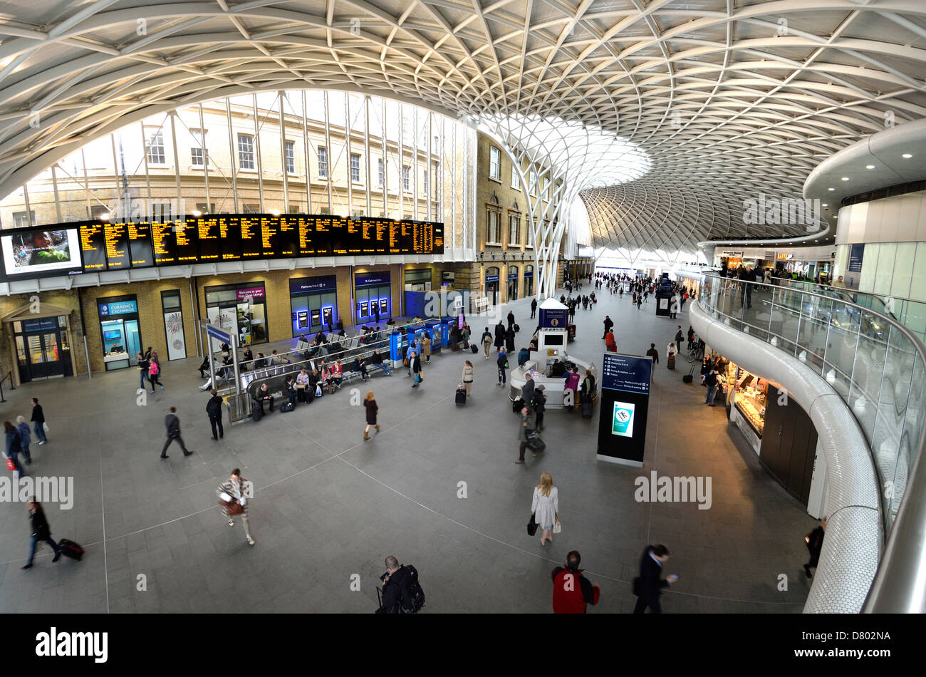Kings Cross Station Concourse Roof High Resolution Stock Photography ...