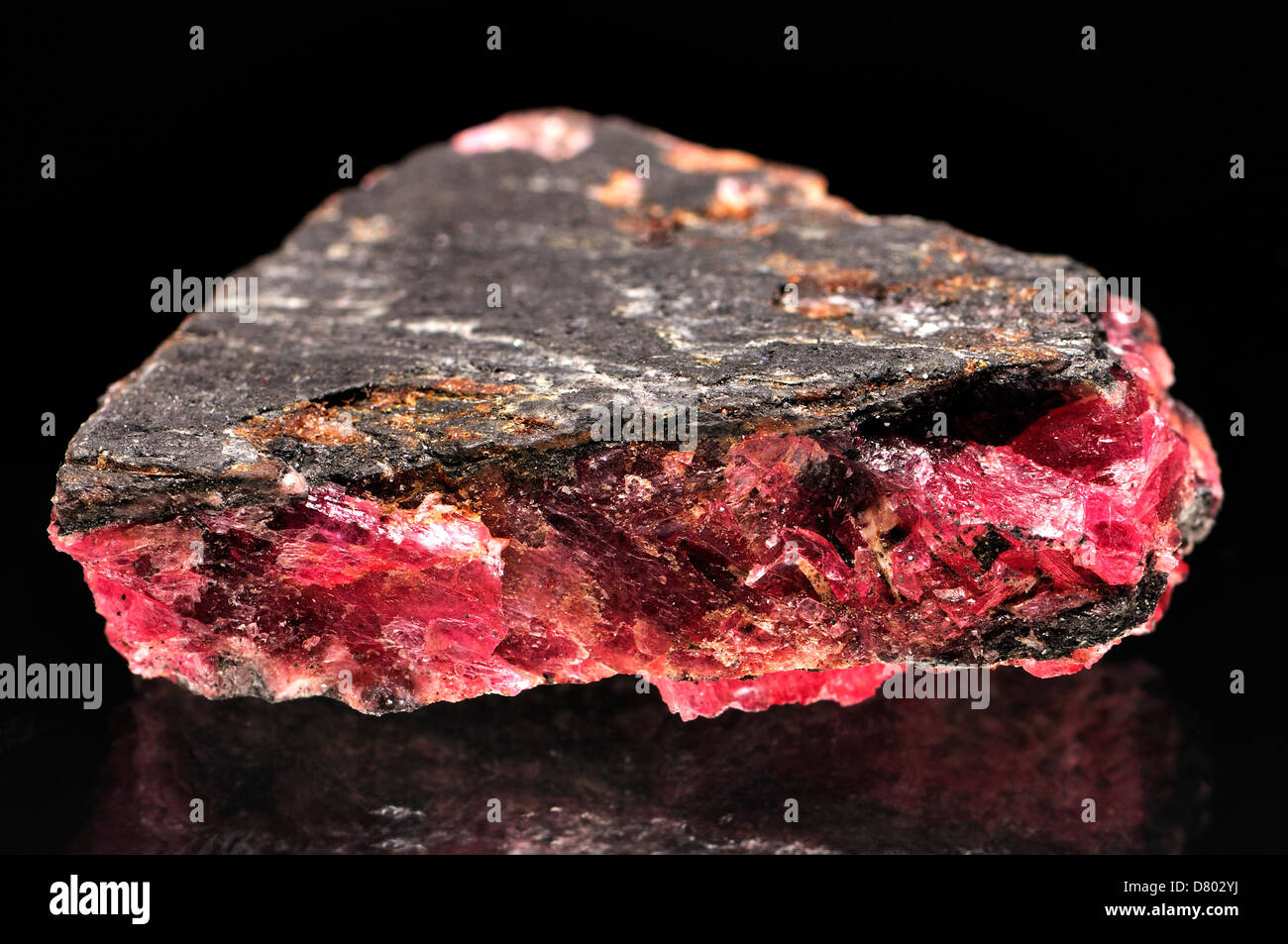 Rhodonite (Manganese inosilicate) Manganese ore Stock Photo