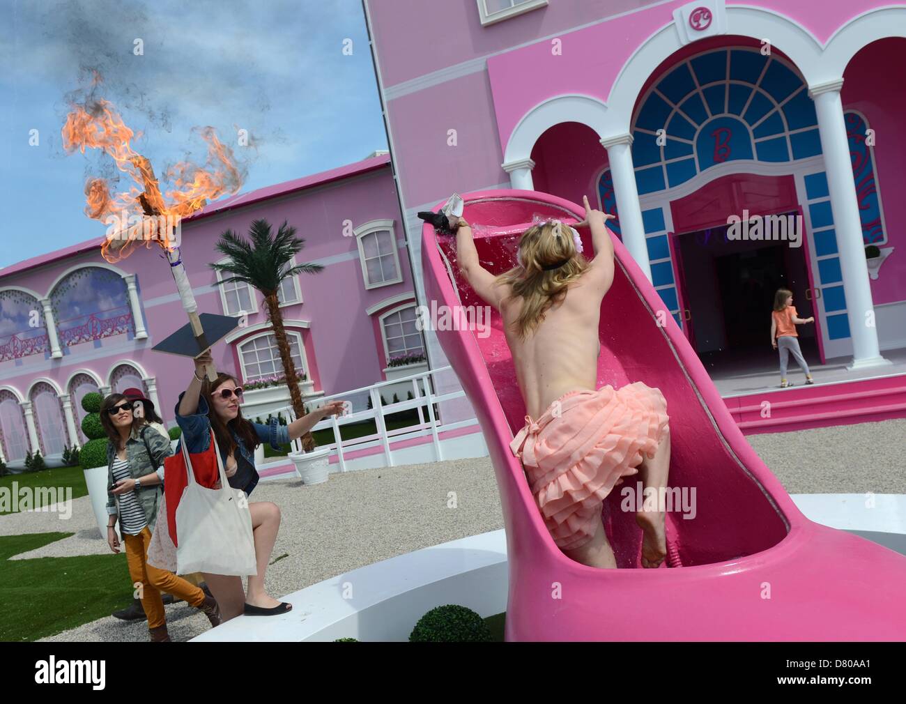 Barbie dreamhouse hi-res stock photography and images - Alamy