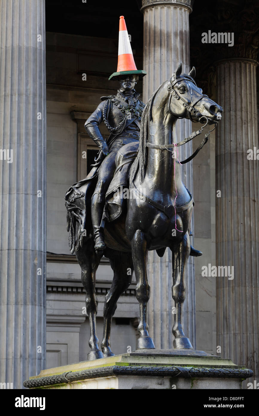 Duke of Wellington, Glasgow, statue and traffic cone, Gallery of Modern