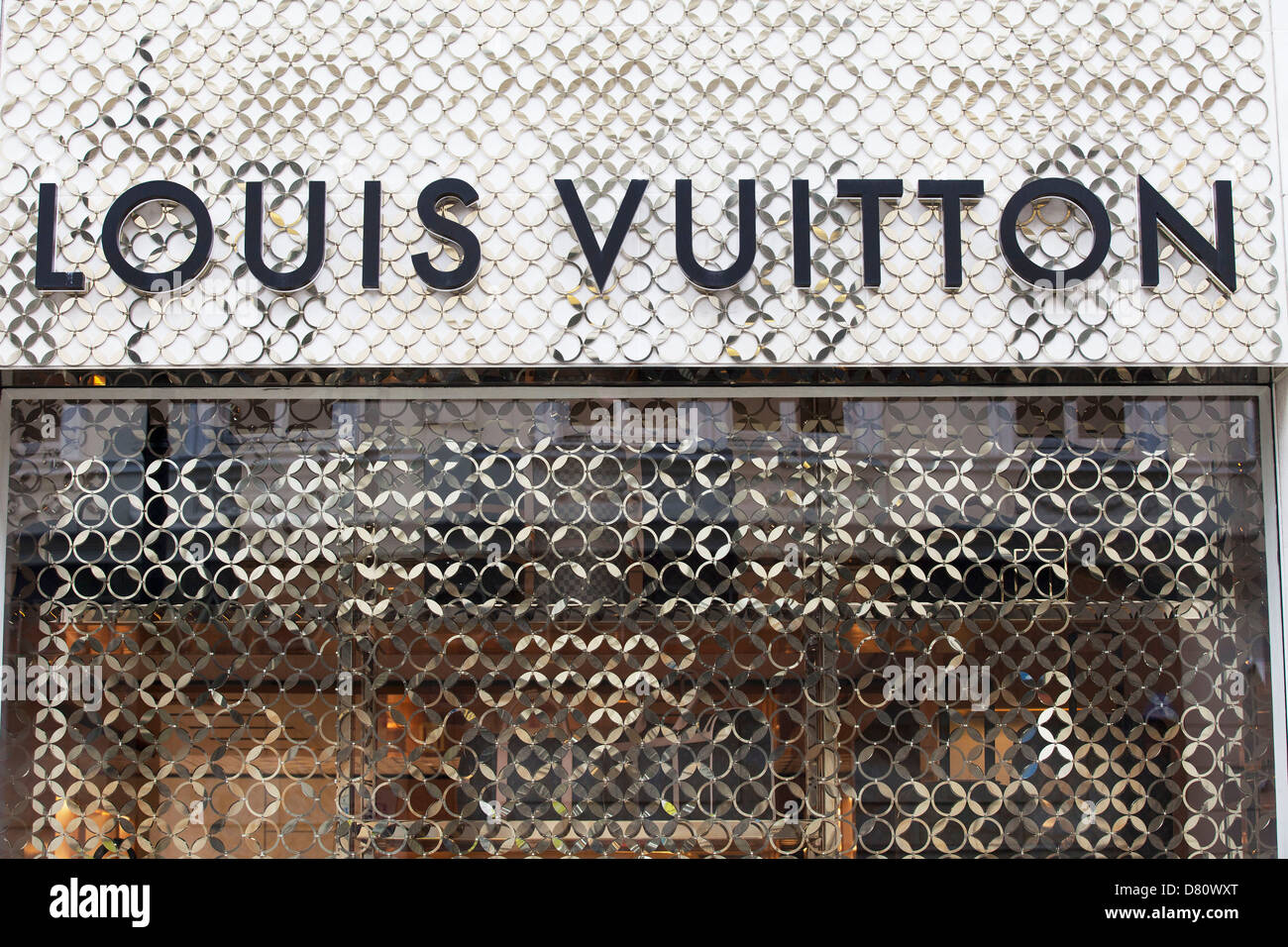 London, UK 16 Nov 2019. LV Louis Vuitton sign logo. LV is a famous high end  fashion house manufacturer and luxury. Credit: Waldemar Sikora Stock Photo  - Alamy