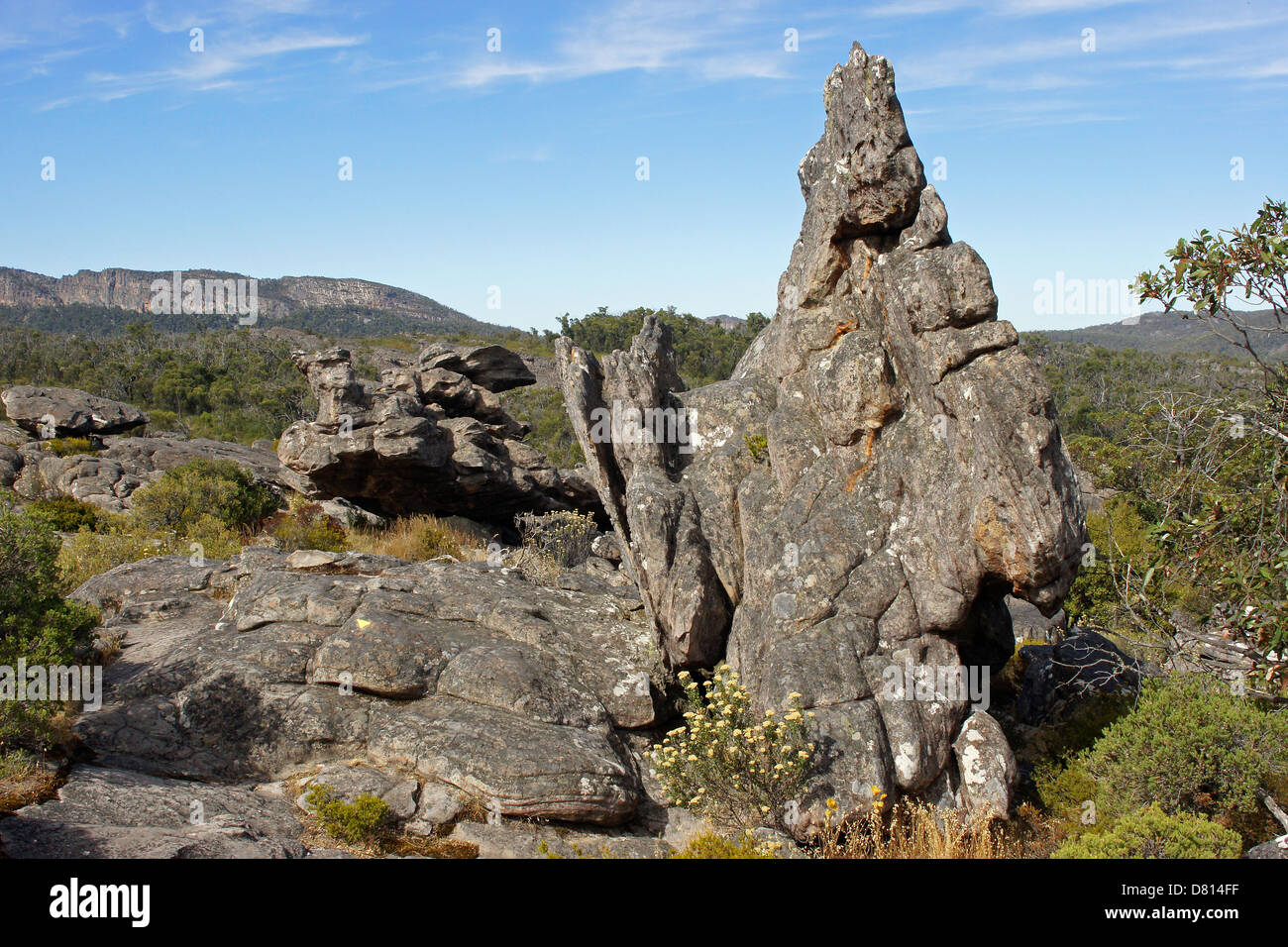 rock-climbing-grampians-australia-hi-res-stock-photography-and-images