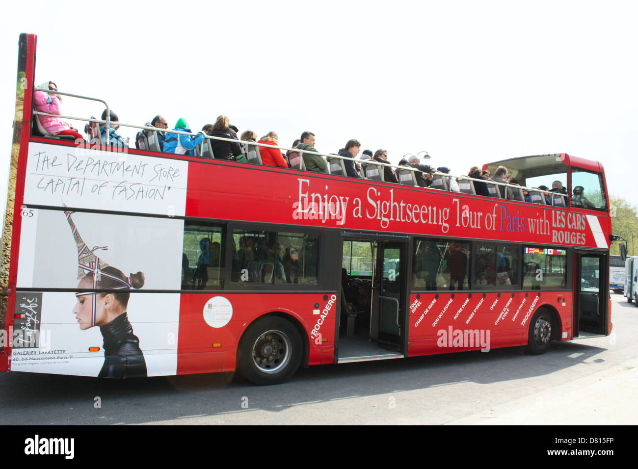 solnedgang taxa marmelade Open top tour bus in Paris, France Stock Photo - Alamy