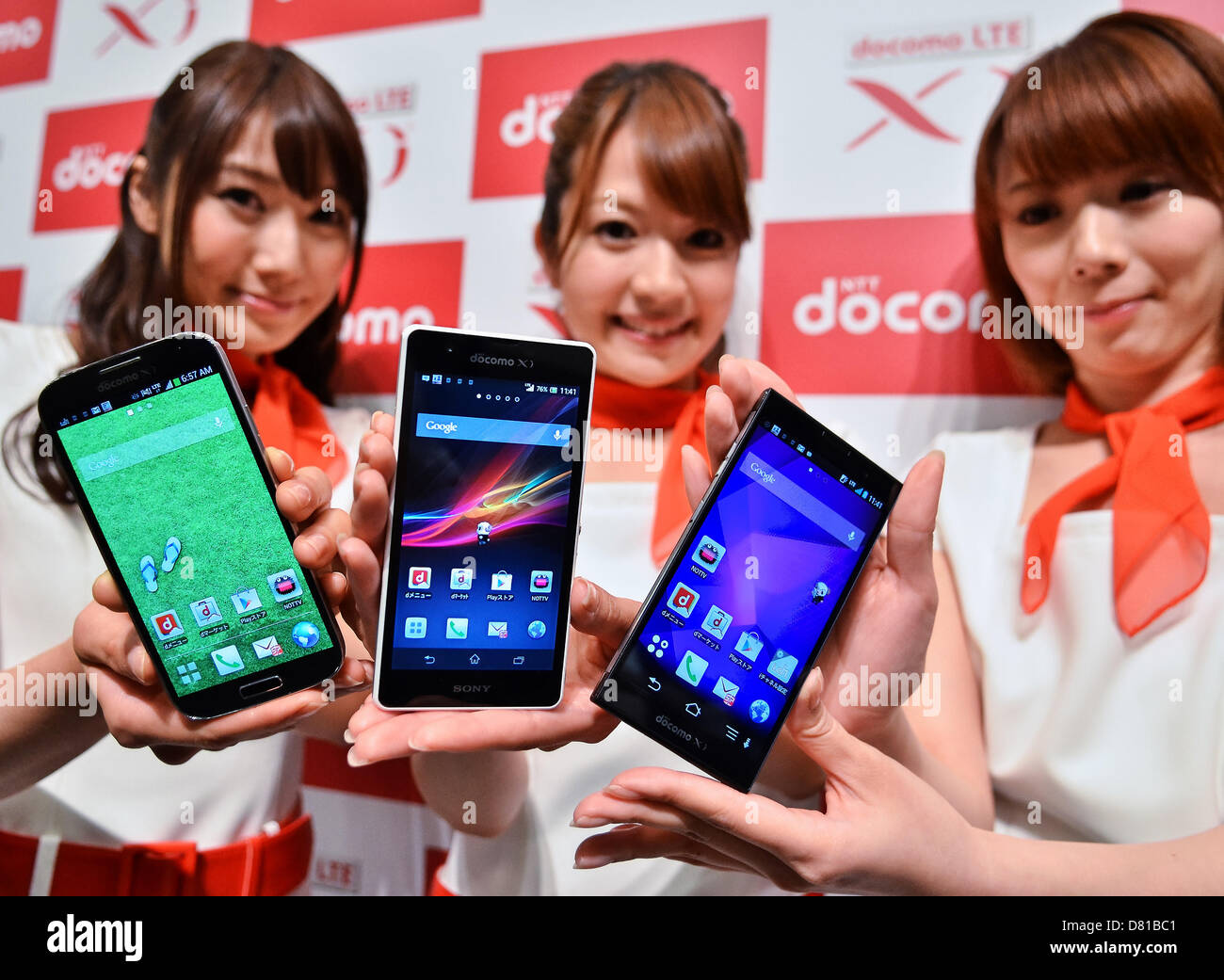 NTT Docomo, May 15, 2013, Tokyo, Japan : Models show Samsung's 