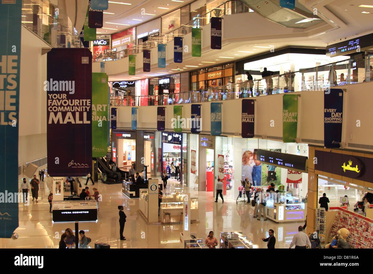 Indoor malls hi-res stock photography and images - Alamy