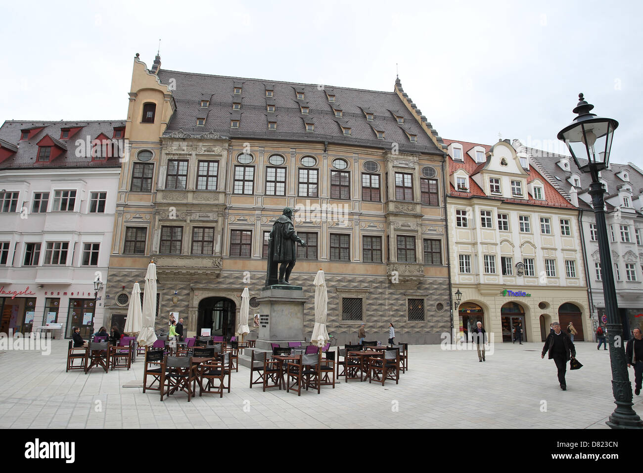 The statue of Hans Jakob Fugger stands on Fuggerplatz in Augsburg, Germany, 07 May 2013. Photo: Karl-Josef Hildenbrand Stock Photo