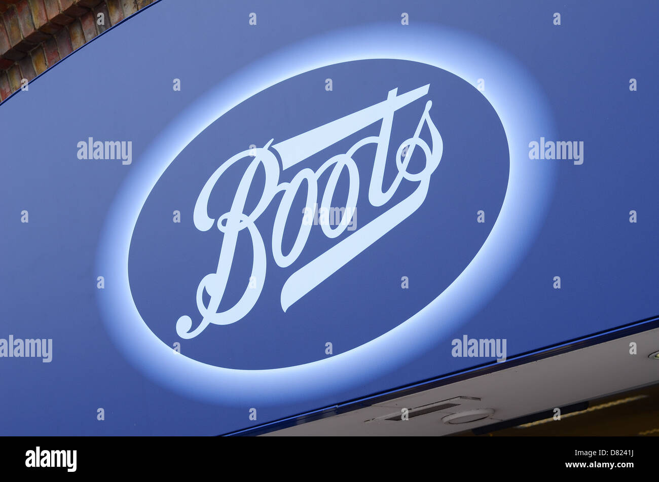 Boots the chemist shop hi-res stock photography and images - Alamy