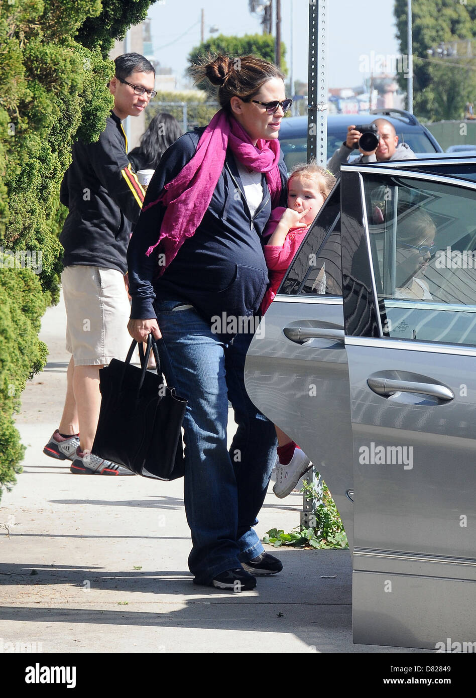 Jennifer Garner Very Pregnant