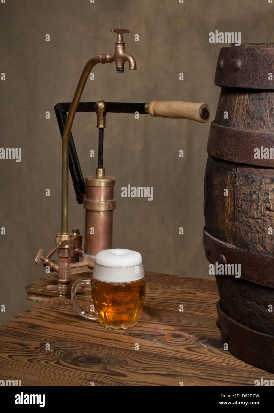 Beer barrel tap hires stock photography and images Alamy