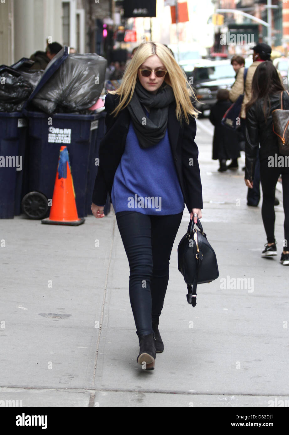 Actress Dakota Fanning taking a stroll in SoHo New York City, USA - 27.