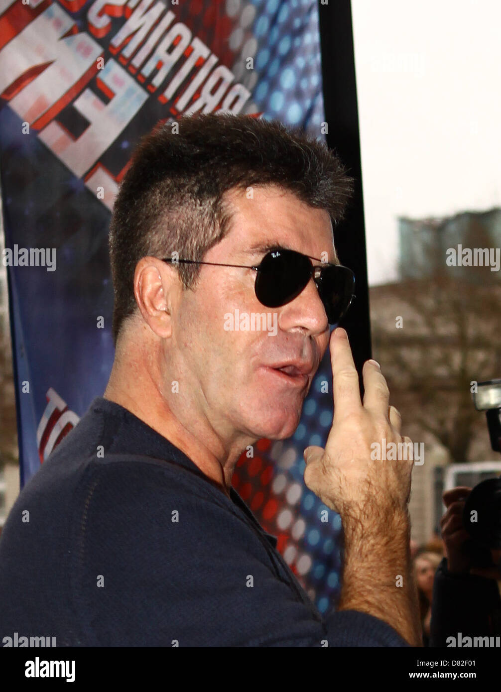 Cowell neck hi-res stock photography and images - Alamy