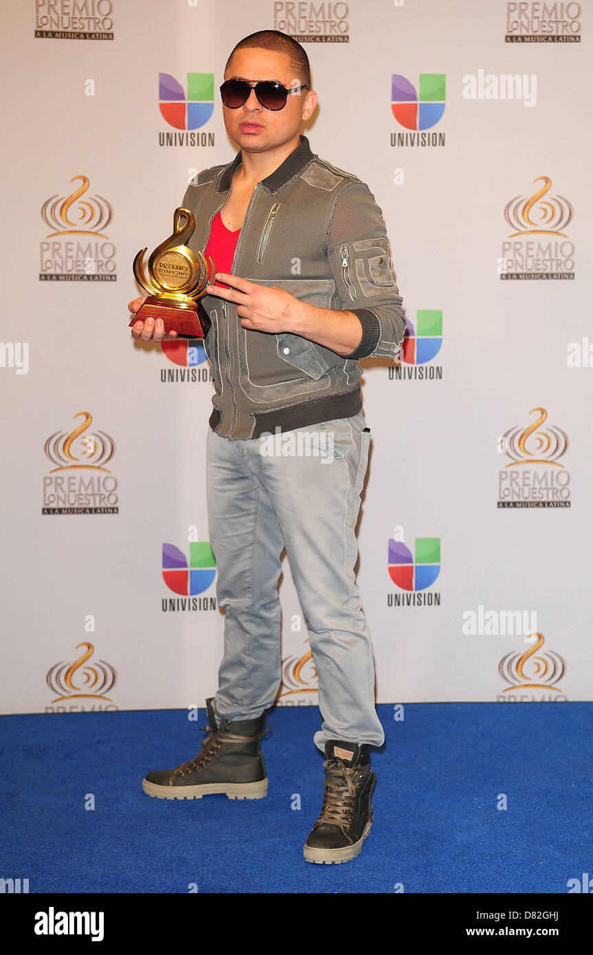 Larry Hernandez Premio Lo Nuestro A La Musica Latina At The American Airlines Arena Press Room Miami Florida 16 02 12 Stock Photo Alamy