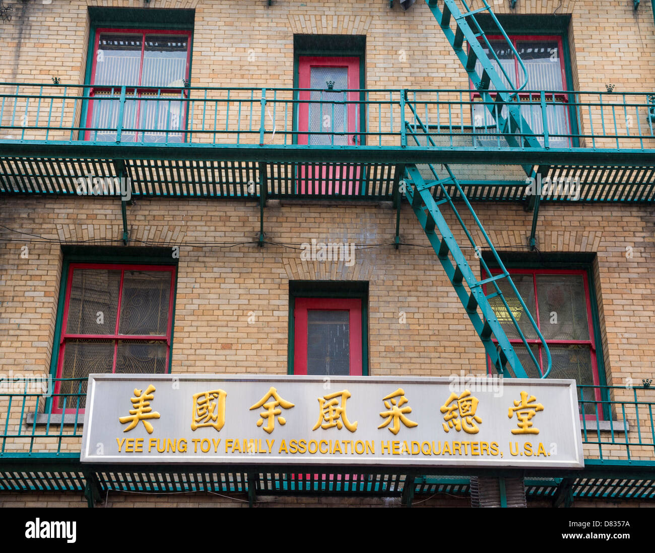 Apartment building in San Francisco's Chinatown Stock Photo Alamy