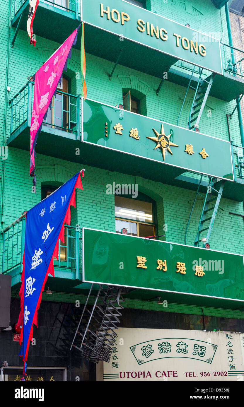 Apartment building in San Francisco's Chinatown Stock Photo Alamy