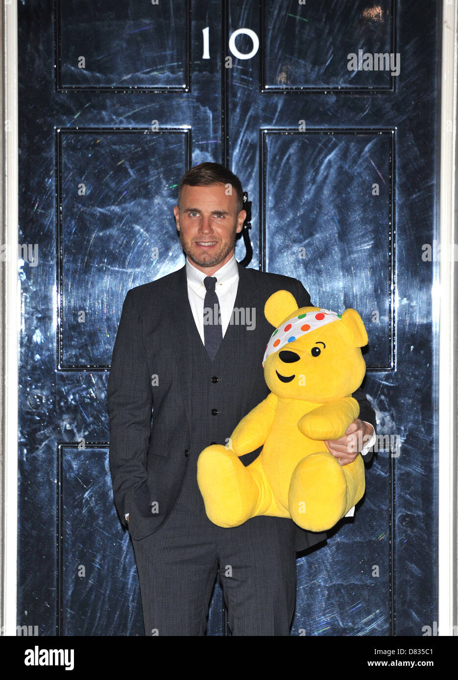 Gary Barlow Children In Need - drinks reception held at 10 Downing Street - Arrivals. London, England - 10.01.12 Stock Photo